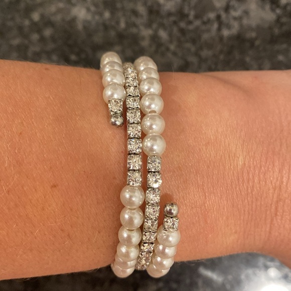 Women’s adjustable Bracelets Faux pearl diamond like beads costume jewelry - Picture 8 of 12